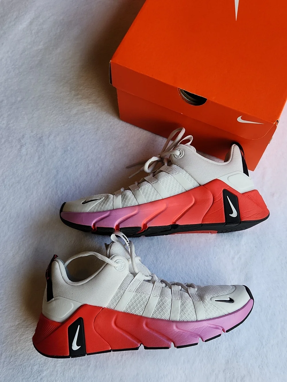 Nike woman Free Metcon 7 Training Sneakers.